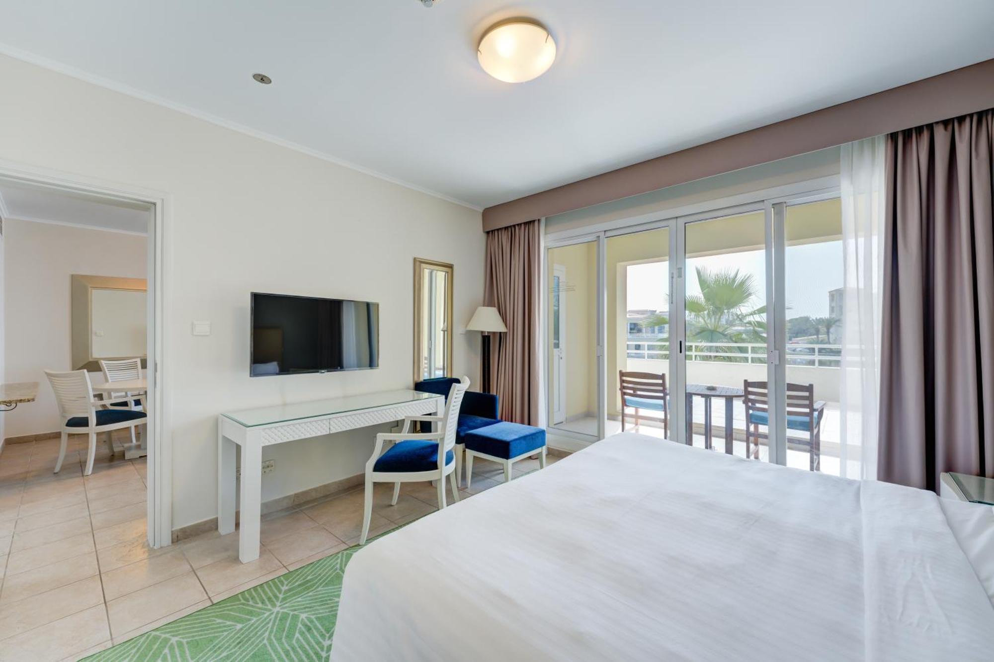 Millennium Lakeview Hotel Formerly Copthorne Lakeview Hotel Dubai Eksteriør billede
